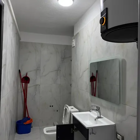 Flat Ergli * Velipojë