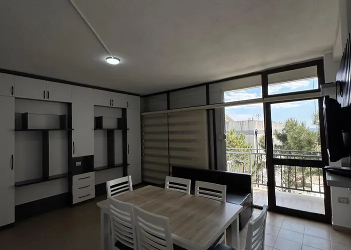 Flat Ergli Velipojë