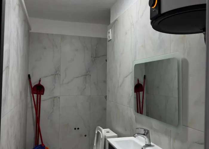 Flat Ergli * Velipojë