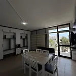 Flat Ergli Velipojë