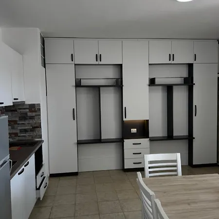 Flat Ergli * Velipojë